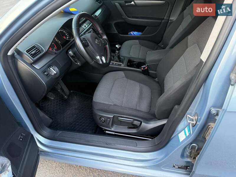 Универсал Volkswagen Passat 2012 в Днепре