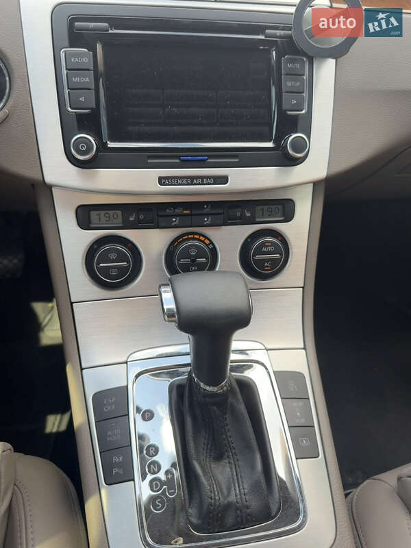 Седан Volkswagen Passat 2008 в Києві