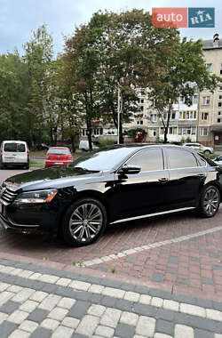 Седан Volkswagen Passat 2011 в Ивано-Франковске