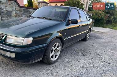 Седан Volkswagen Passat 1996 в Львове