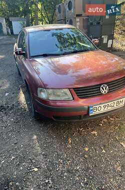 Седан Volkswagen Passat 1998 в Києві