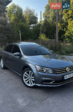 Седан Volkswagen Passat 2019 в Дніпрі