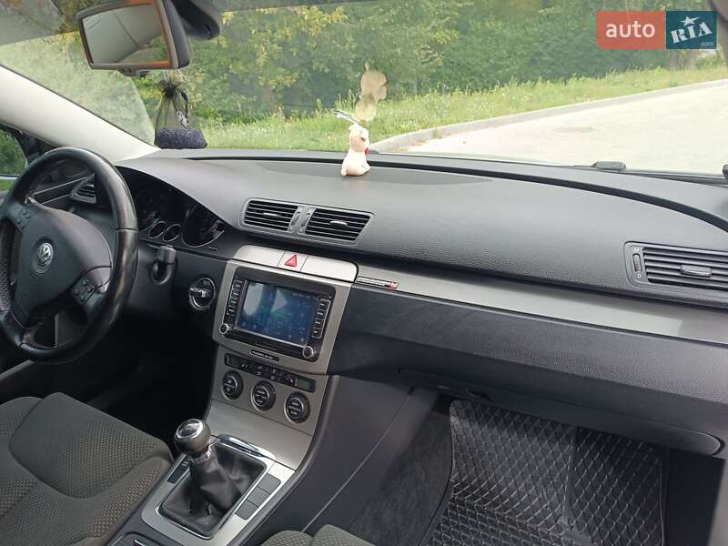 Седан Volkswagen Passat 2006 в Ковелі