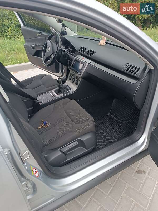 Седан Volkswagen Passat 2006 в Ковелі