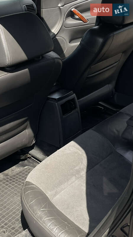 Седан Volkswagen Passat 2002 в Івано-Франківську