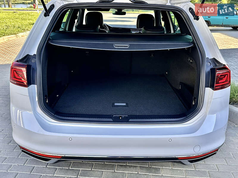 Универсал Volkswagen Passat 2021 в Умани фото 54 Универсал Volkswagen Passat 2021 в Умани