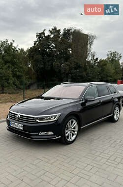 Универсал Volkswagen Passat 2015 в Житомире
