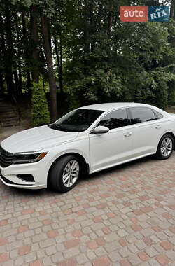 Седан Volkswagen Passat 2020 в Измаиле
