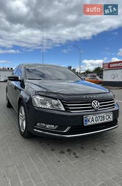 Седан Volkswagen Passat 2011 в Києві