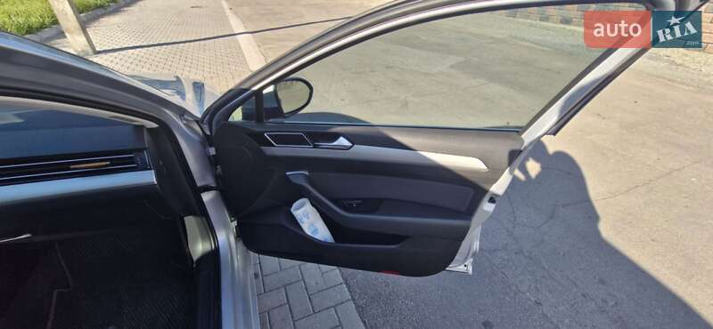 Универсал Volkswagen Passat 2015 в Луцке