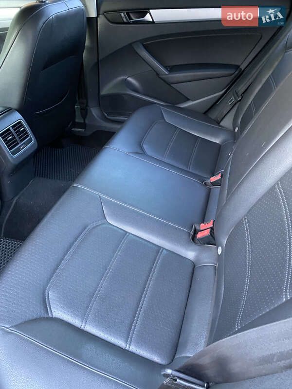 Седан Volkswagen Passat 2013 в Киеве