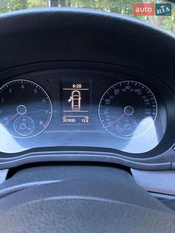 Седан Volkswagen Passat 2013 в Киеве