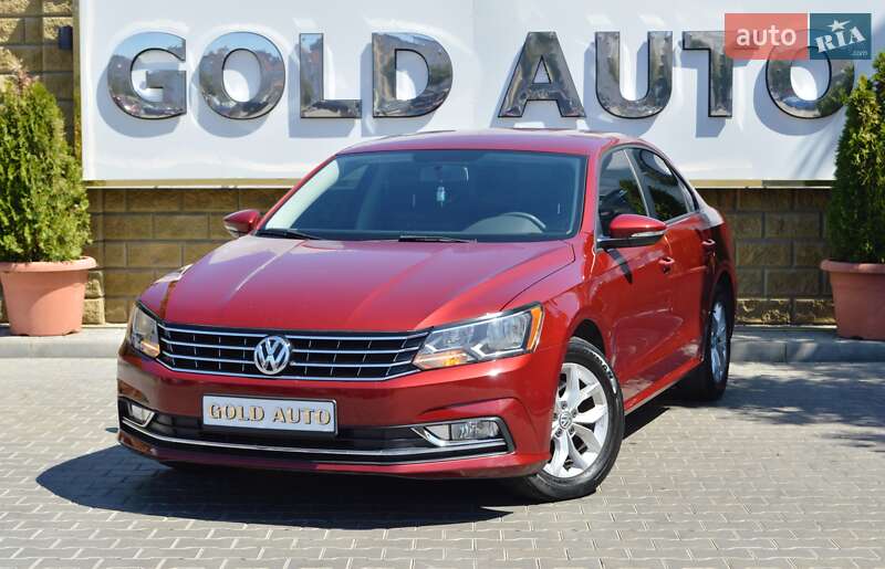 Седан Volkswagen Passat 2018 в Одессе