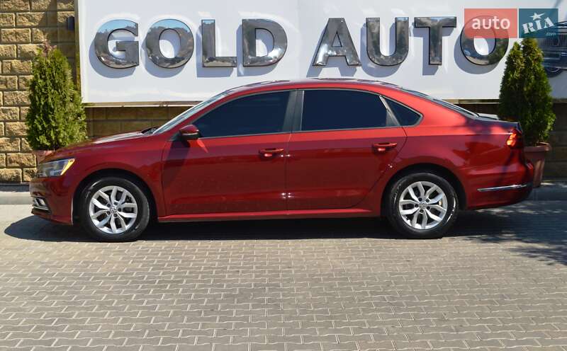 Седан Volkswagen Passat 2018 в Одессе