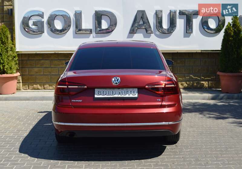 Седан Volkswagen Passat 2018 в Одессе