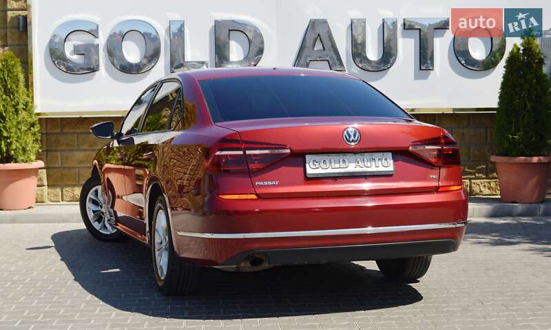 Седан Volkswagen Passat 2018 в Одессе