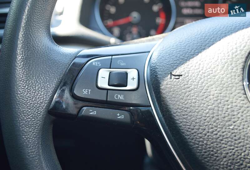 Седан Volkswagen Passat 2018 в Одессе