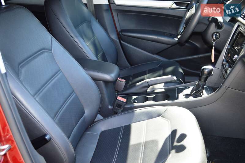 Седан Volkswagen Passat 2018 в Одессе