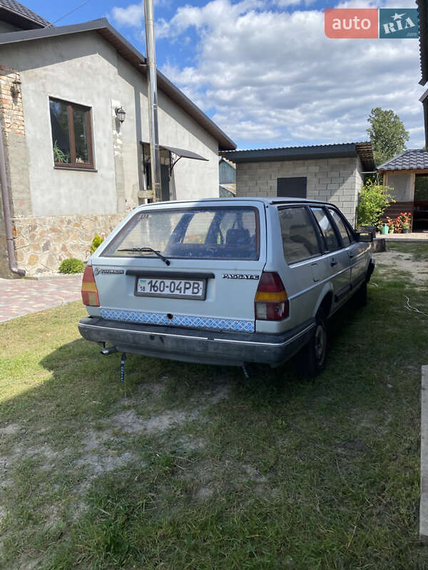 Универсал Volkswagen Passat 1986 в Сарнах