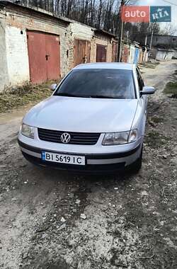 Седан Volkswagen Passat 1998 в Полтаве