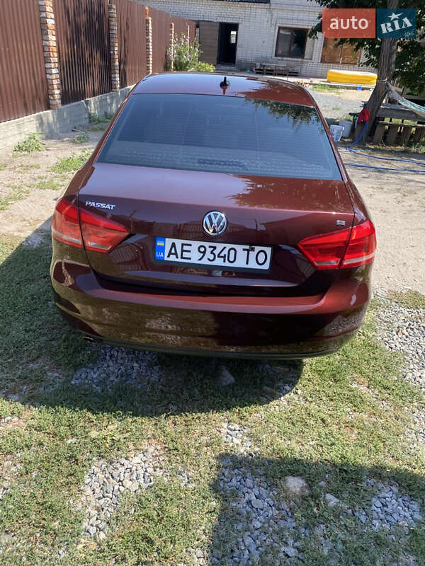 Седан Volkswagen Passat 2011 в Днепре