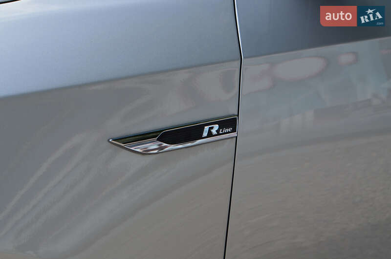 Седан Volkswagen Passat 2018 в Киеве фото 12 Седан Volkswagen Passat 2018 в Киеве