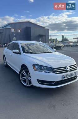 Седан Volkswagen Passat 2014 в Ирпене