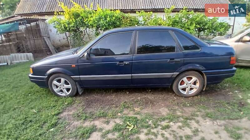 Седан Volkswagen Passat 1993 в Вінниці
