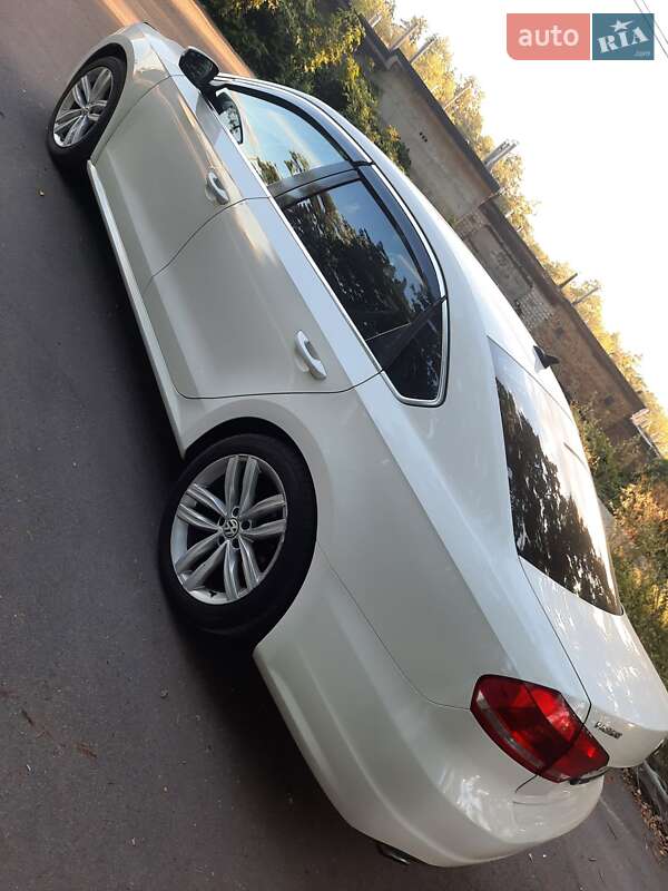 Седан Volkswagen Passat 2012 в Киеве фото 5 Седан Volkswagen Passat 2012 в Киеве