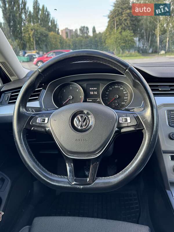 Універсал Volkswagen Passat 2015 в Києві