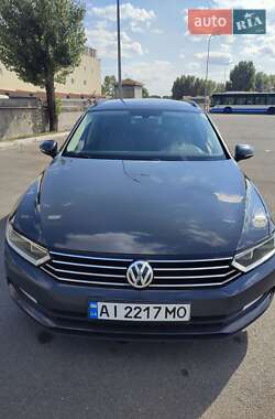 Универсал Volkswagen Passat 2017 в Киеве