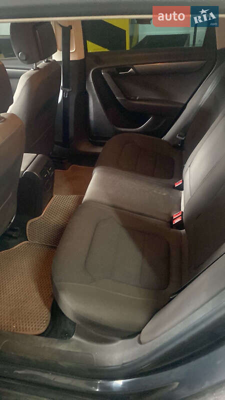 Универсал Volkswagen Passat 2011 в Киеве