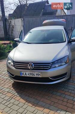 Седан Volkswagen Passat 2012 в Києві