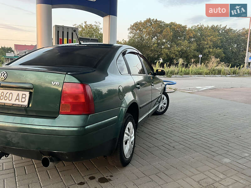 Седан Volkswagen Passat 1999 в Попільні