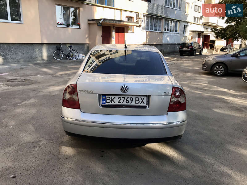 Седан Volkswagen Passat 2003 в Здолбунове