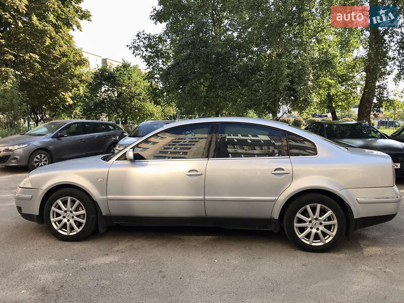 Седан Volkswagen Passat 2003 в Здолбунове