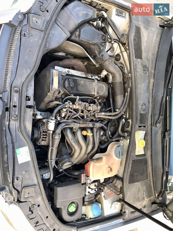 Седан Volkswagen Passat 2003 в Здолбунове