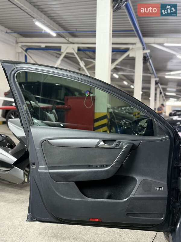 Універсал Volkswagen Passat 2014 в Одесі