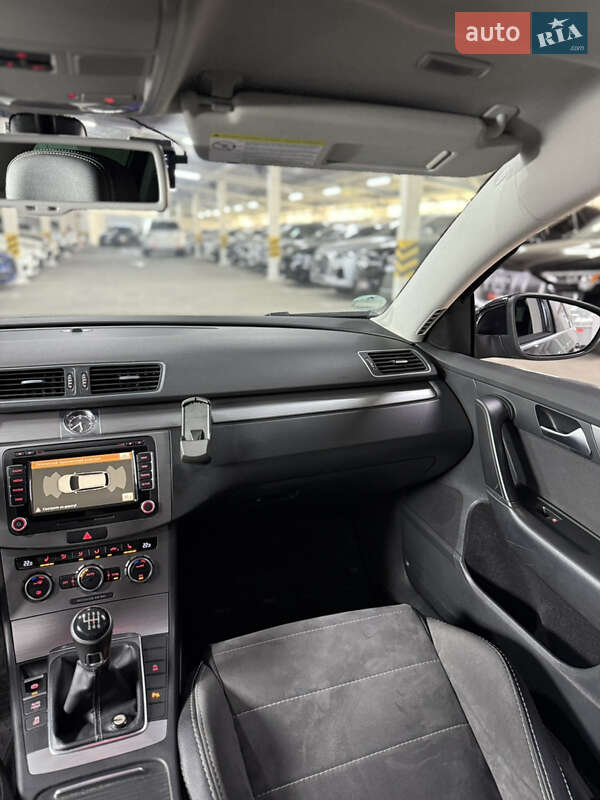 Універсал Volkswagen Passat 2014 в Одесі