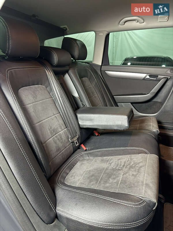 Універсал Volkswagen Passat 2014 в Одесі