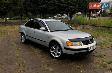 Седан Volkswagen Passat 1997 в Житомире