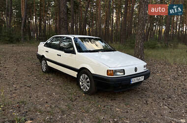 Седан Volkswagen Passat 1988 в Змиеве