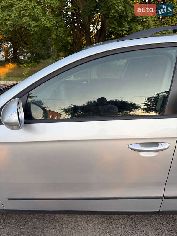 Універсал Volkswagen Passat 2006 в Гайвороні