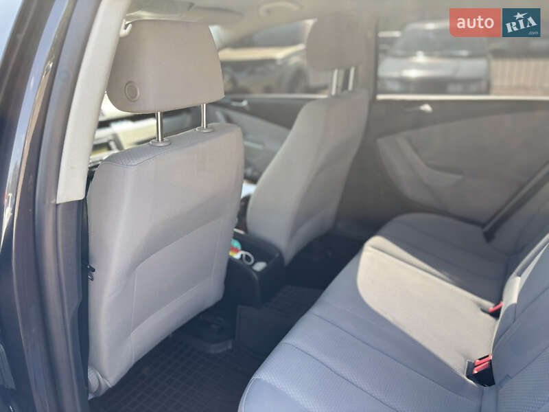Седан Volkswagen Passat 2006 в Кропивницком