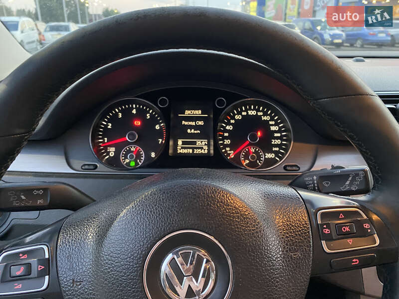 Универсал Volkswagen Passat 2012 в Днепре