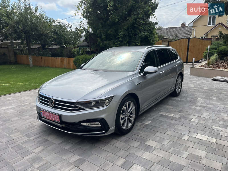 Универсал Volkswagen Passat 2021 в Житомире