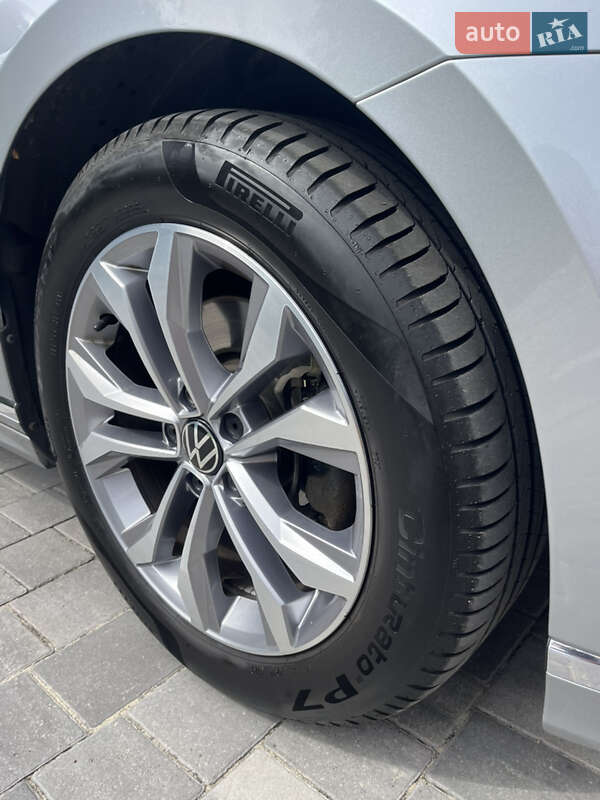 Универсал Volkswagen Passat 2021 в Житомире