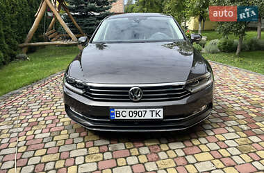 Седан Volkswagen Passat 2018 в Львове