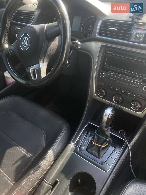 Седан Volkswagen Passat 2015 в Броварах
