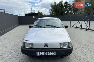 Седан Volkswagen Passat 1989 в Львові